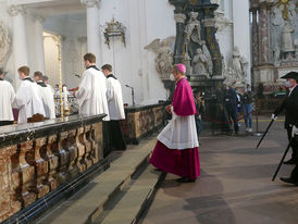 Abschlussvesper der Bischofskonferenz mit Spendung des Bonifatiussegens (Foto: Karl-Franz Thiede)